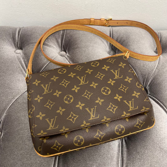 Louis Vuitton On the Go MM Turtle Dove Empreinte Leather – J'Adore Wakefield