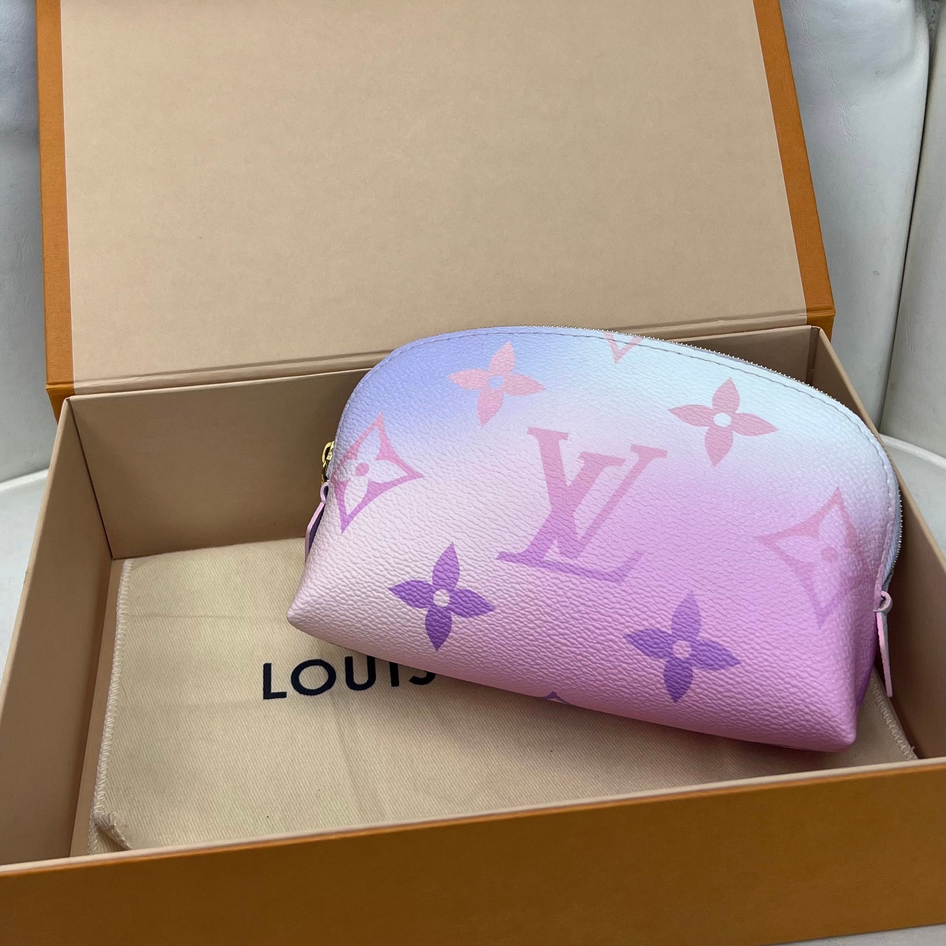 Louis Vuitton Monogram Giant Toiletry Pouch 26 - Pink Cosmetic