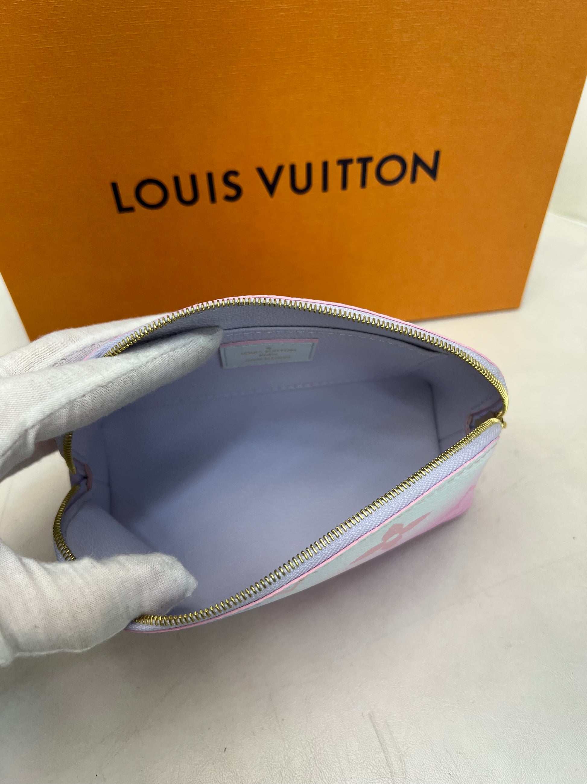 Louis Vuitton ESCALE ZIPPY WALLET Pastel - Leather / Pastel in