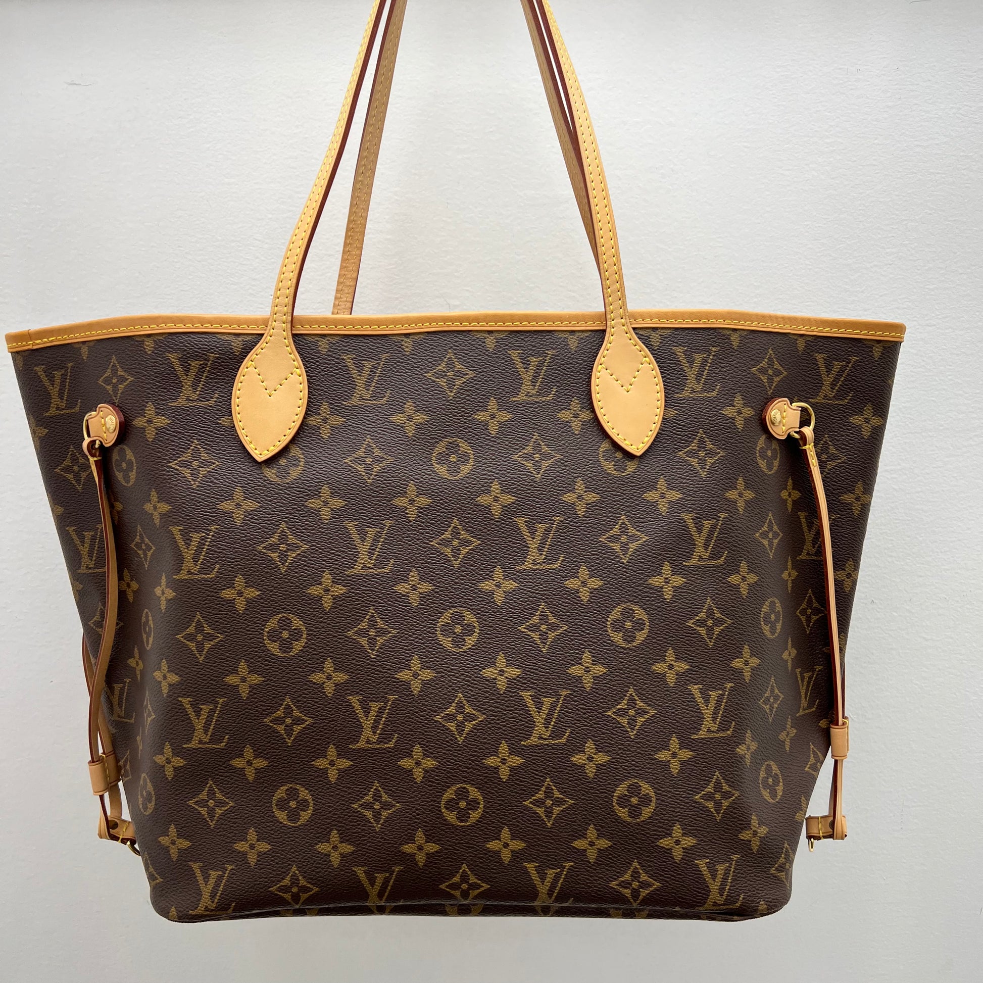 Louis Vuitton Neverfull MM Monogram Red – J'Adore Wakefield